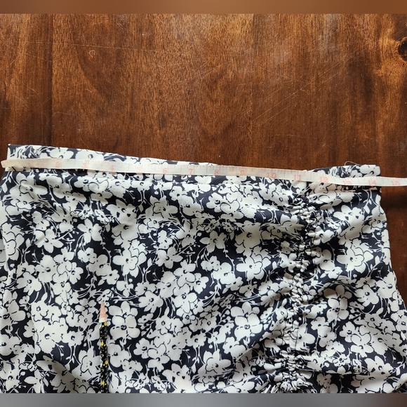 Max Studio Floral Ruched Crepe Ruffle‎ Mini Skirt - Picture 13 of 14